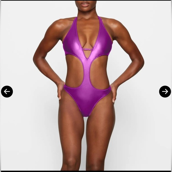 🤍 Skims Swim metallic halter monokini - Picture 1 of 4